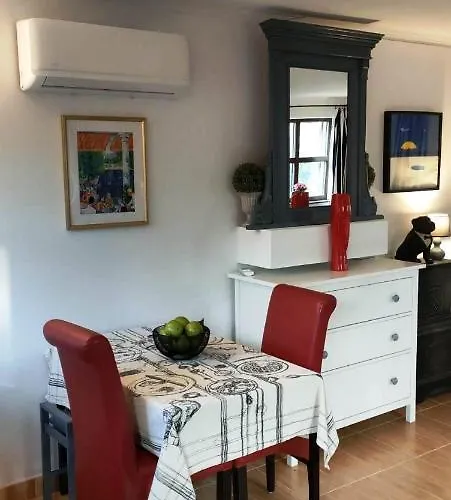 Fueloep Kishaz Balatonszepezd